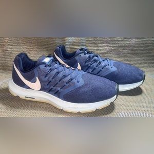 Nike women’s running shoes 8.5